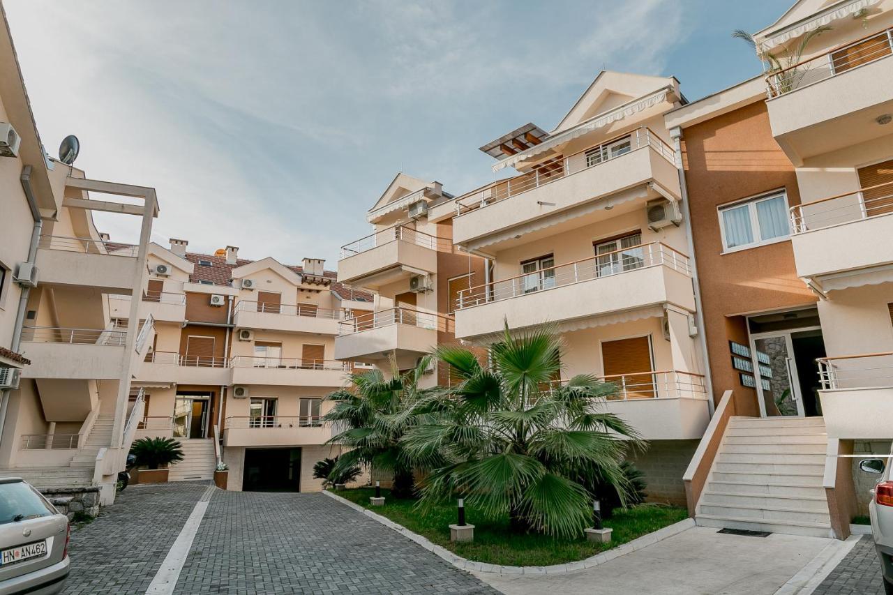 Apartments Rivijera Herceg Novi Buitenkant foto