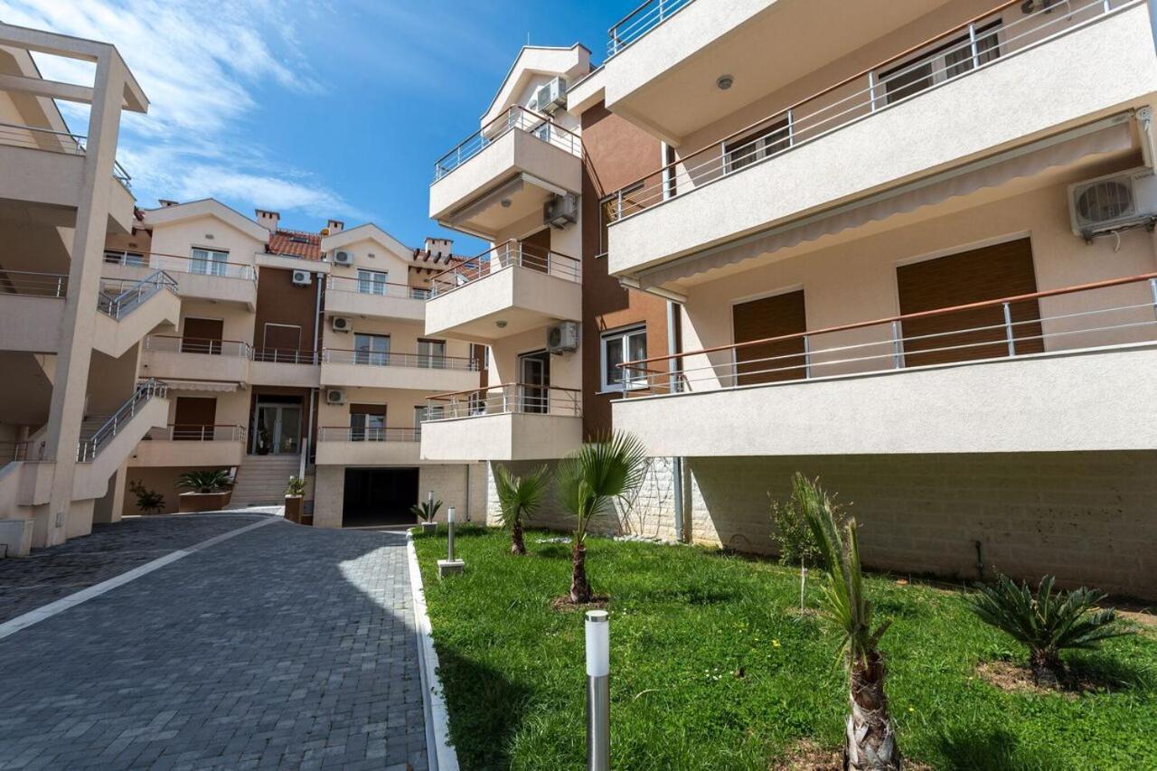 Apartments Rivijera Herceg Novi Buitenkant foto