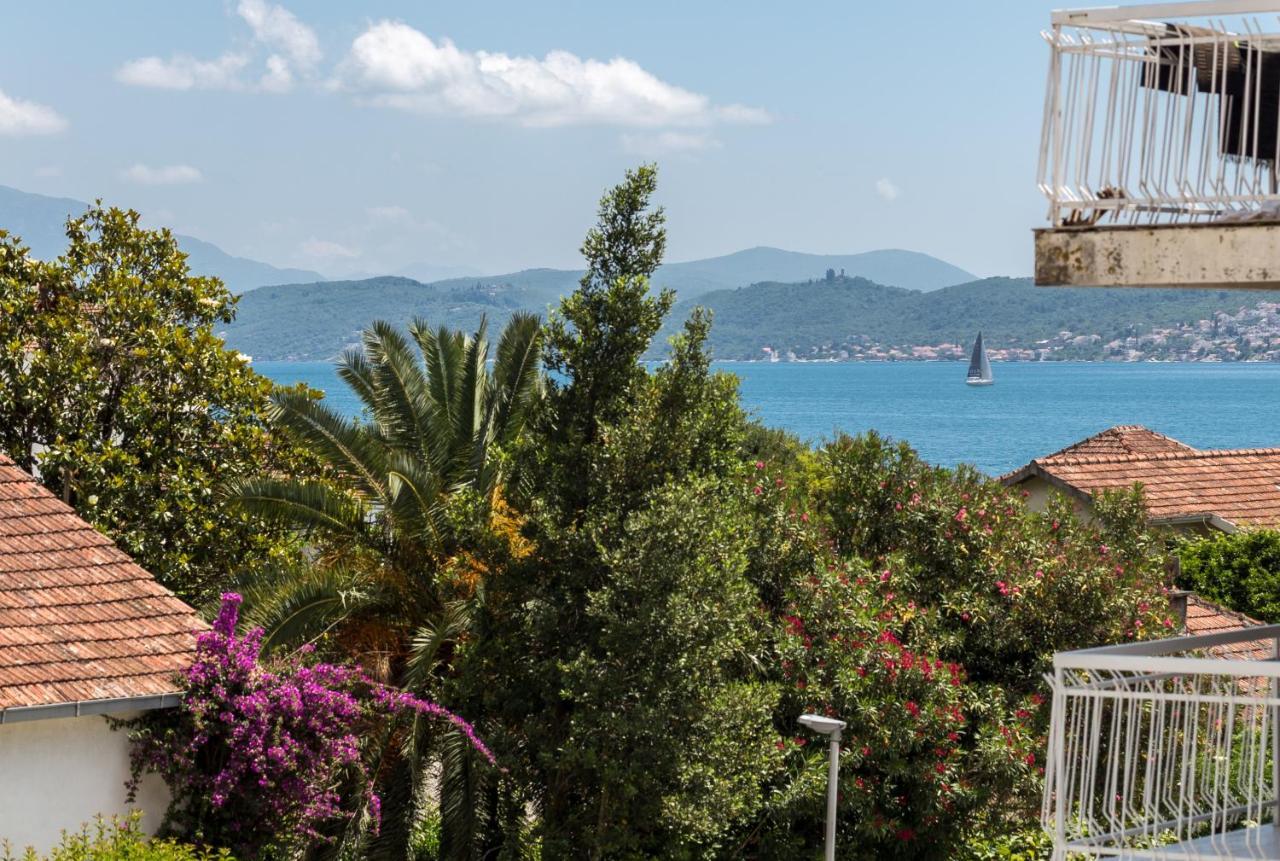Apartments Rivijera Herceg Novi Buitenkant foto