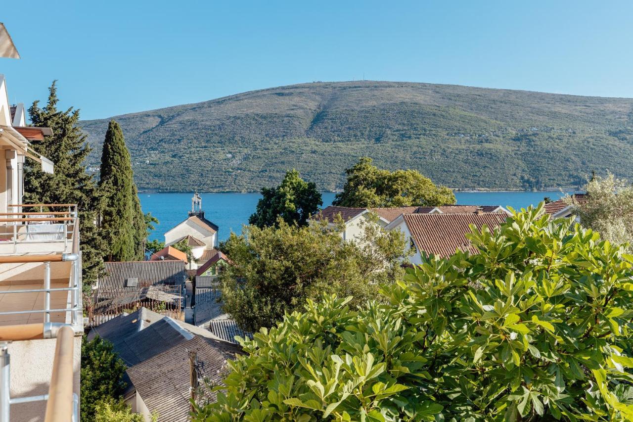 Apartments Rivijera Herceg Novi Buitenkant foto