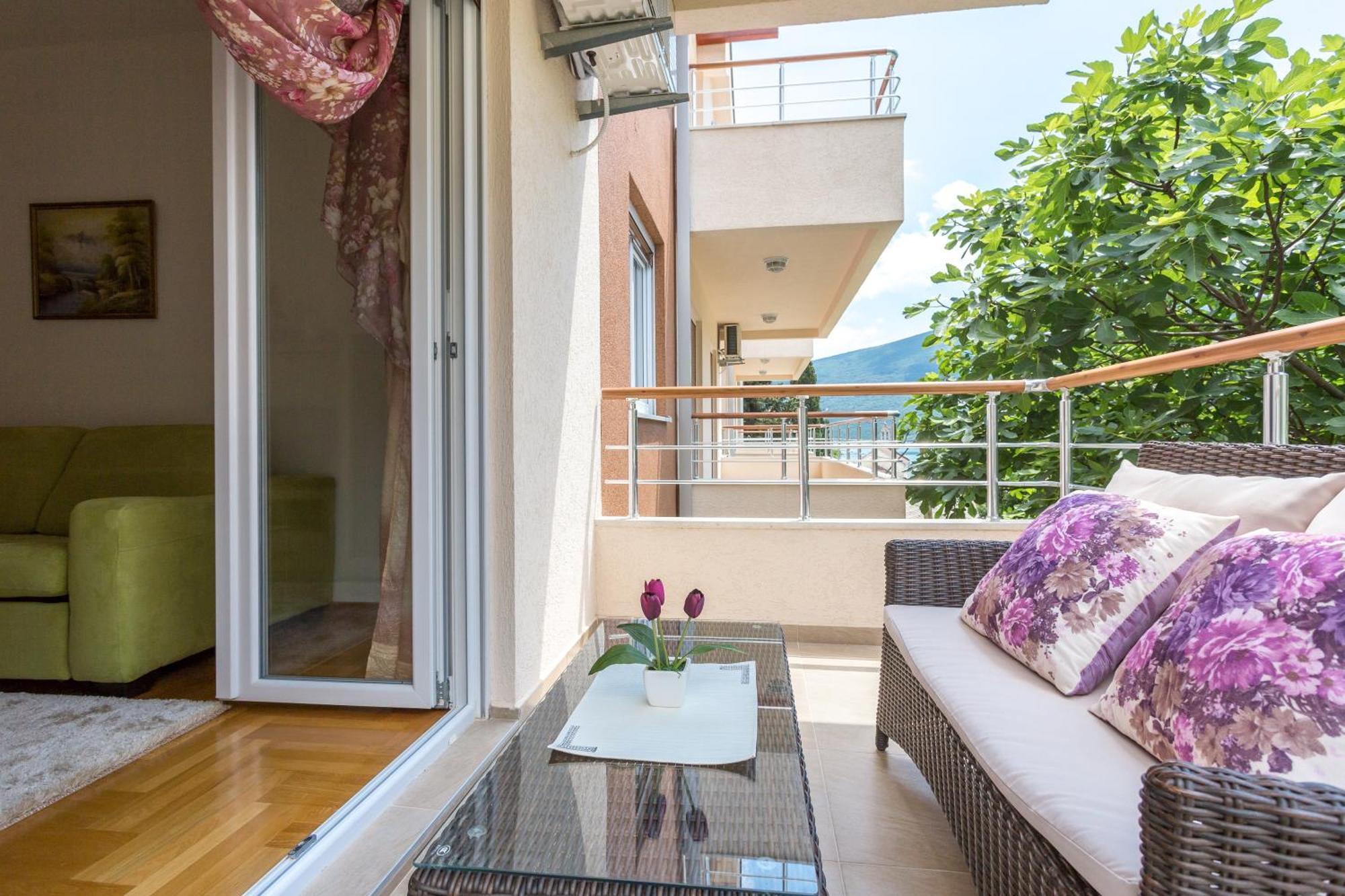 Apartments Rivijera Herceg Novi Buitenkant foto