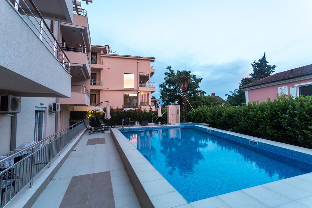 Apartments Rivijera Herceg Novi Buitenkant foto