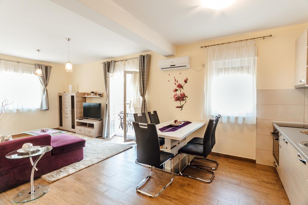 Apartments Rivijera Herceg Novi Buitenkant foto
