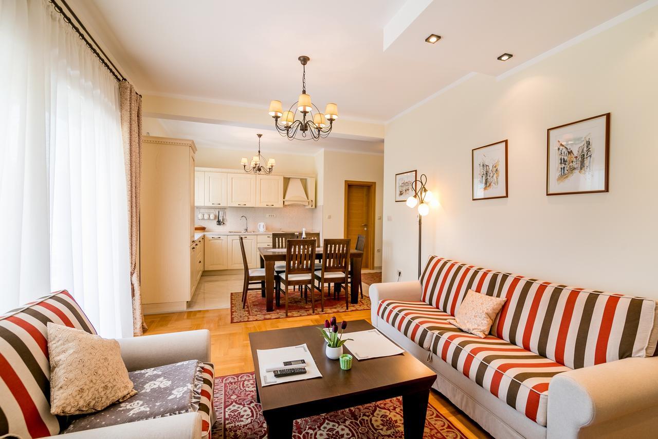 Apartments Rivijera Herceg Novi Buitenkant foto