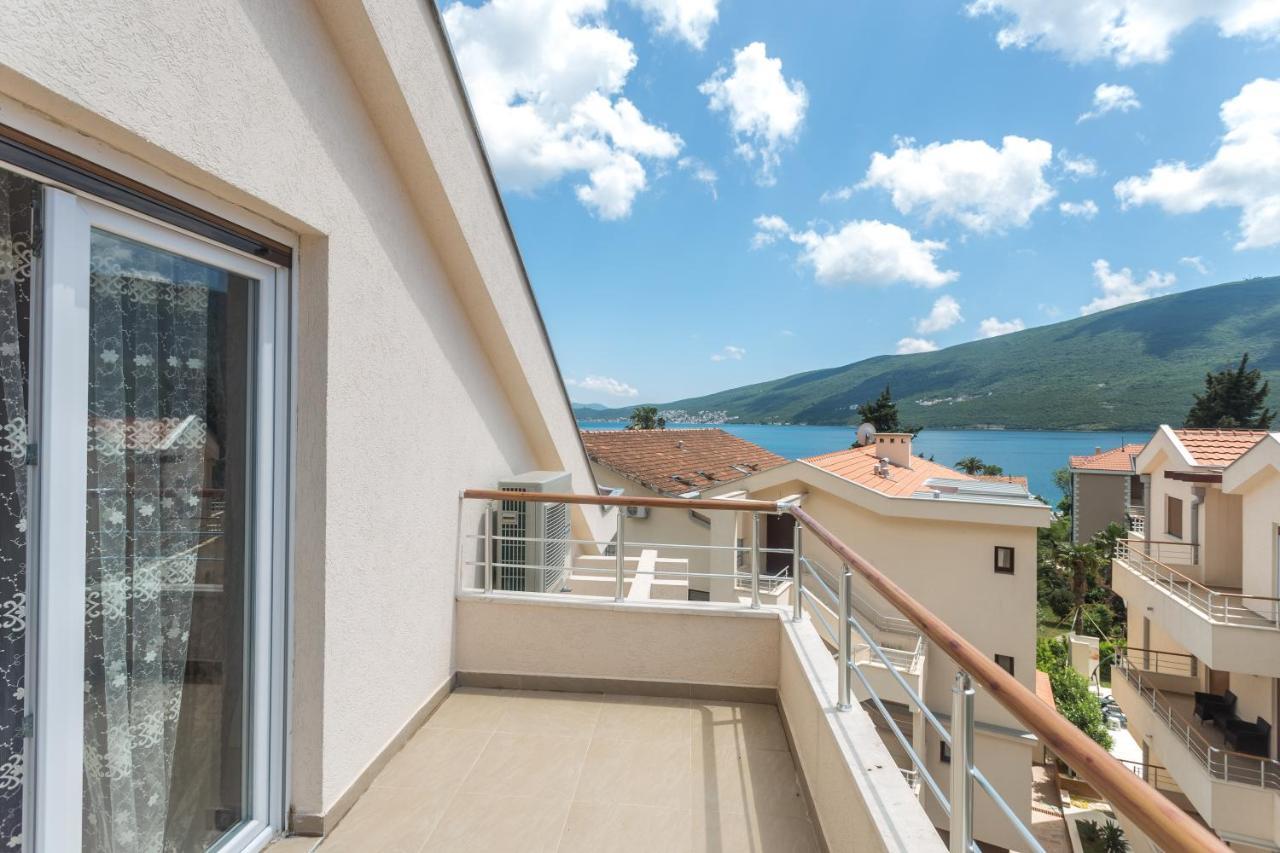 Apartments Rivijera Herceg Novi Buitenkant foto