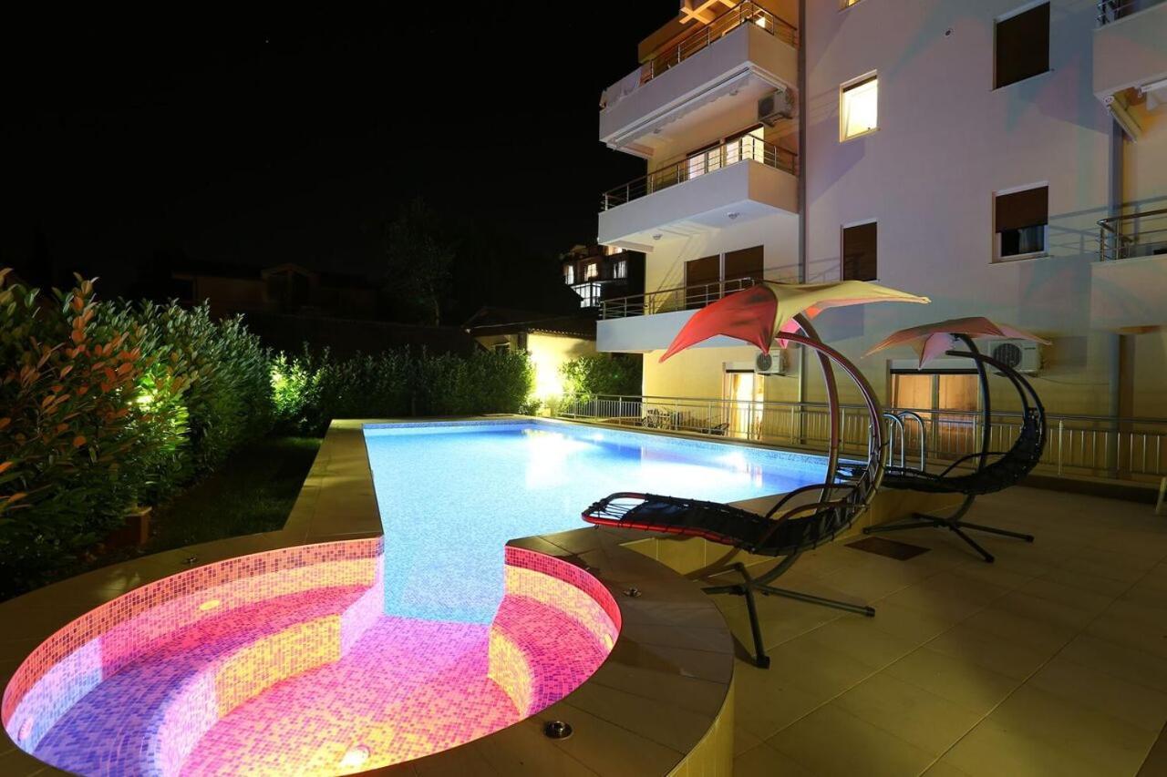 Apartments Rivijera Herceg Novi Buitenkant foto
